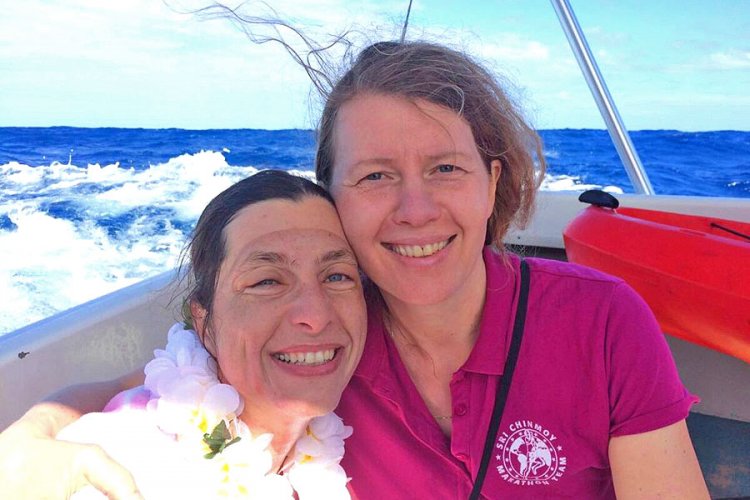 Abhejali with helper Jayalata - happy and exhausted after 21 hours and 52 minutes in the Ka'iwi or Molokai Channel
